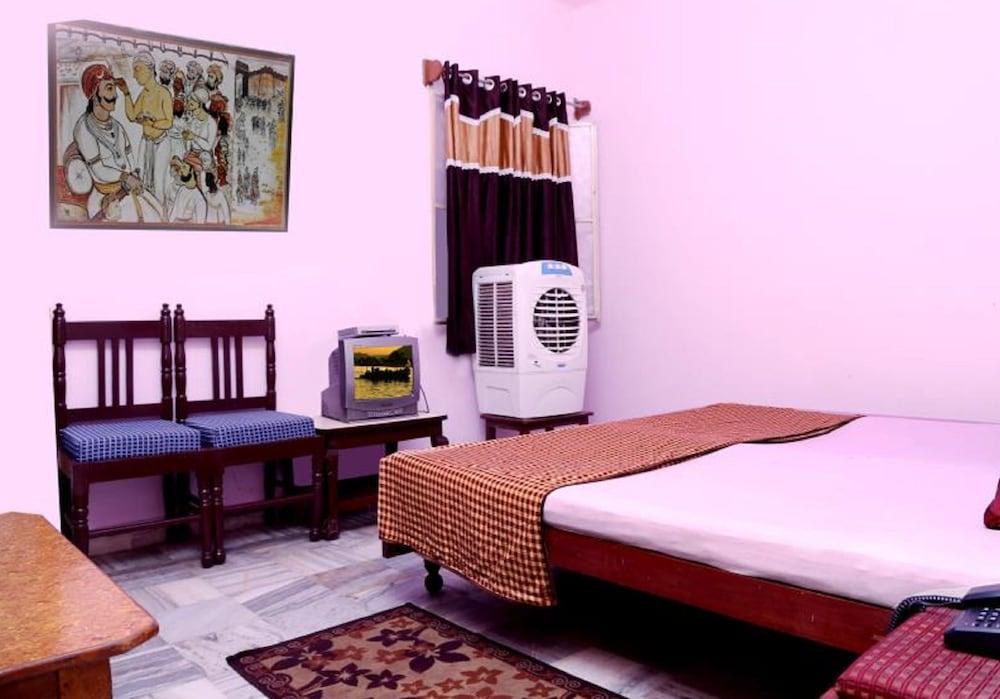 Super Oyo Flagship 72253 Jai Maa Palace Hotel جايبور المظهر الخارجي الصورة